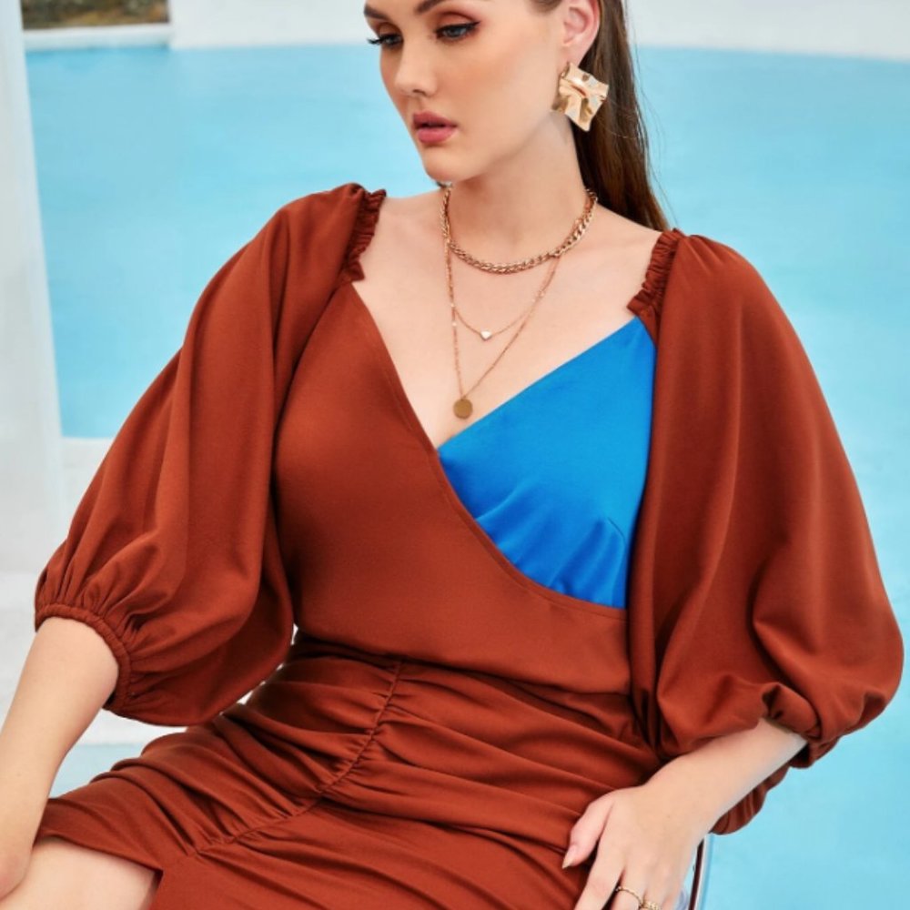 Size 14 (NWOT) Plus Sweetheart Neck Color-block Dress